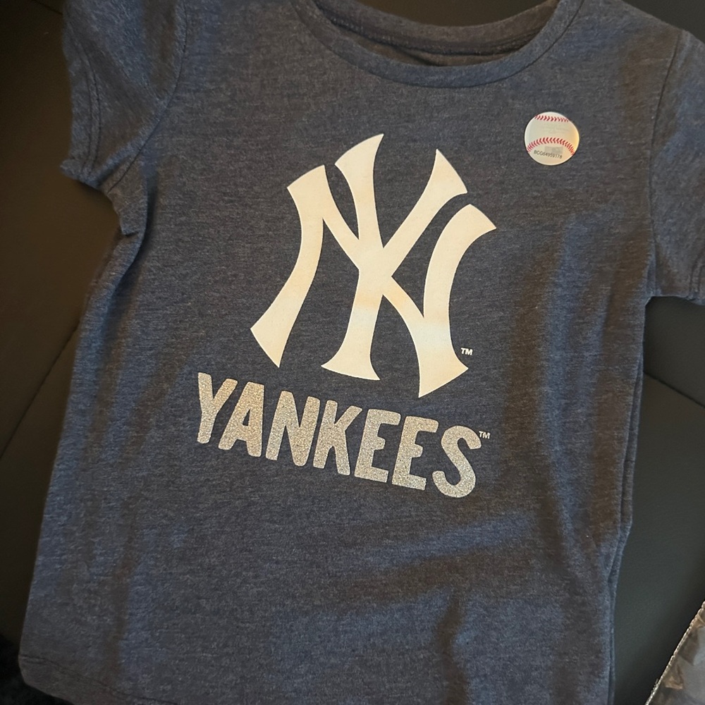 Genuine Merchandise Blue and White Yankees Short Sleeve Tee